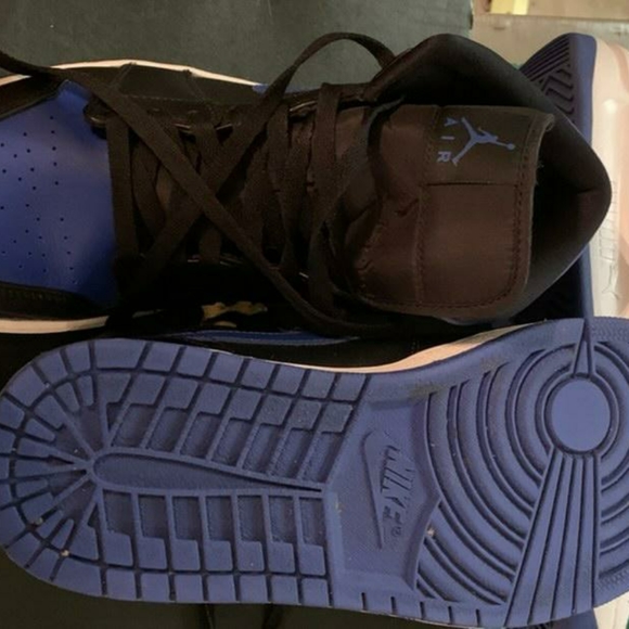 TENNIS SHOES - Picture 9 of 16